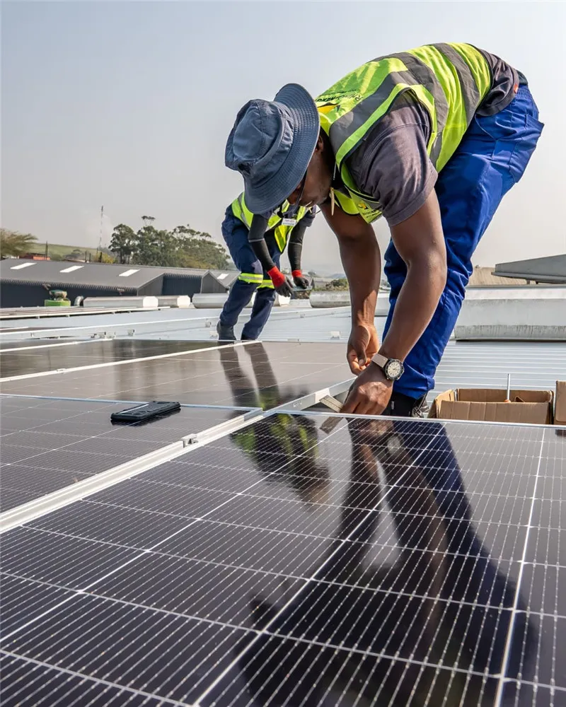EPC solar project engineering and mounting system delivery for commercial rooftop and ground-mounted PV