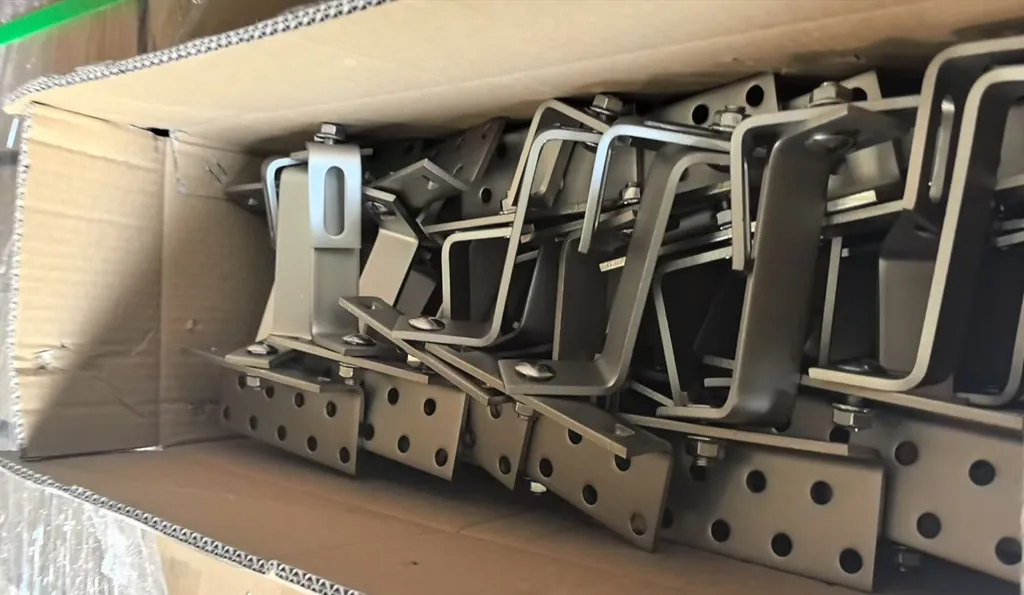 Export packaging for anti-sliding pitched tile roof solar mounting systems