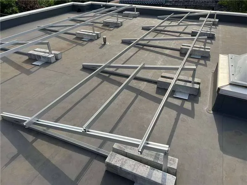 Complete roof solar mounting kit with rails, roof hooks, clamps, bolts and grounding accessories