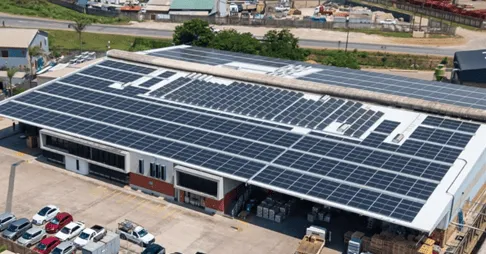 Commercial rooftop PV installation using aluminum roof solar mounting systems